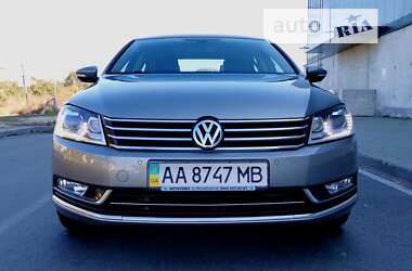 Седан Volkswagen Passat 2012 в Киеве