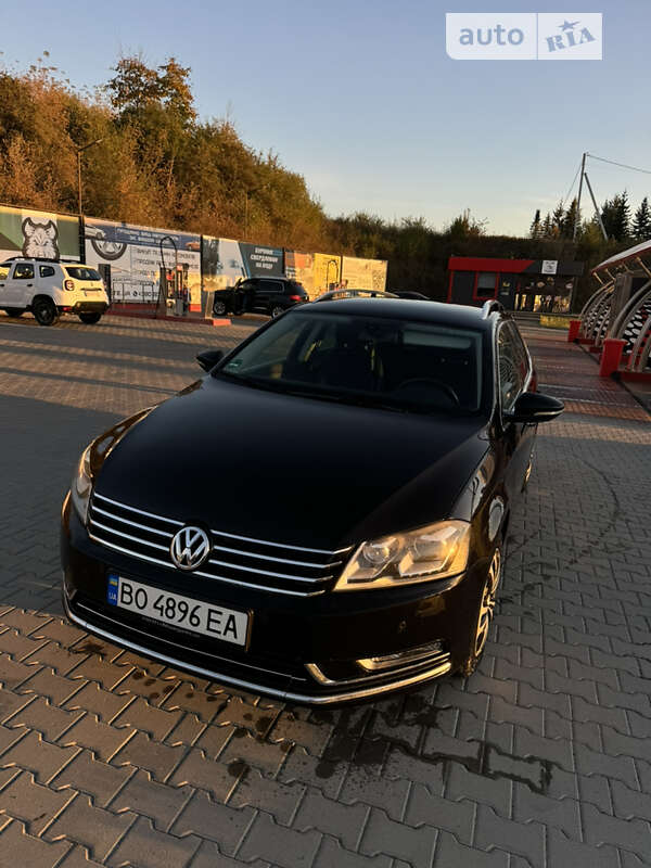 Універсал Volkswagen Passat 2011 в Тернополі