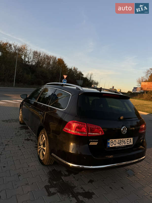 Універсал Volkswagen Passat 2011 в Тернополі