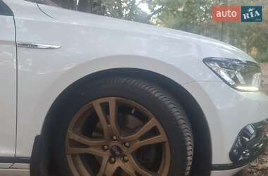 Седан Volkswagen Passat 2015 в 