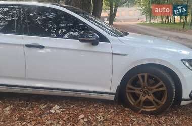 Седан Volkswagen Passat 2015 в 