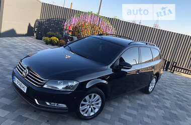 Універсал Volkswagen Passat 2011 в Полтаві