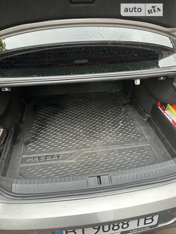 Седан Volkswagen Passat 2016 в Гадяче