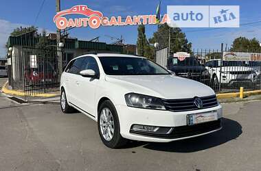 Універсал Volkswagen Passat 2013 в Миколаєві