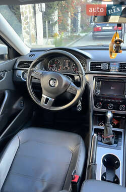 Седан Volkswagen Passat 2014 в Черновцах