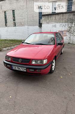 Седан Volkswagen Passat 1995 в Чернигове