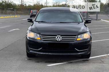 Седан Volkswagen Passat 2013 в Киеве