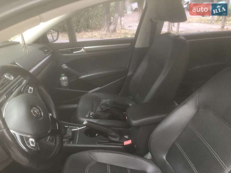Седан Volkswagen Passat 2016 в Києві