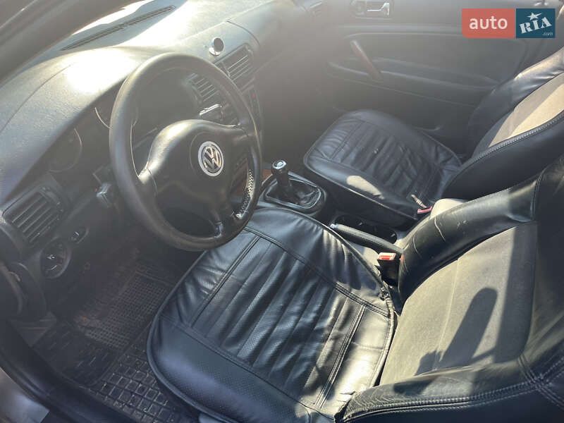 Універсал Volkswagen Passat 2002 в Києві