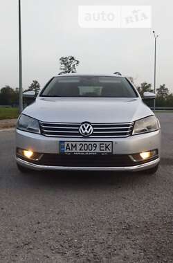 Універсал Volkswagen Passat 2012 в Звягелі