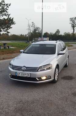 Універсал Volkswagen Passat 2012 в Звягелі