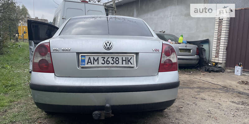 Седан Volkswagen Passat 2001 в Житомирі