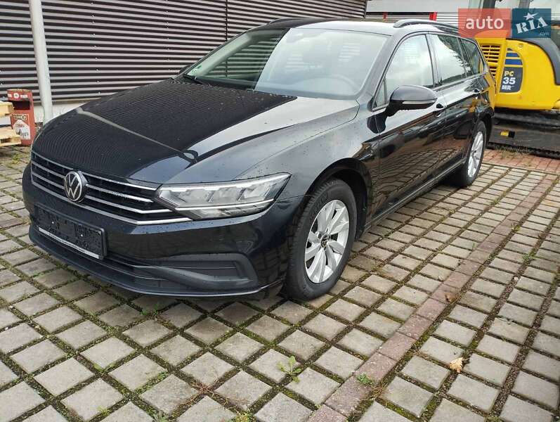 Универсал Volkswagen Passat 2021 в Киеве