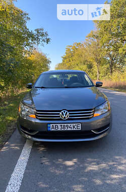 Седан Volkswagen Passat 2012 в Бершаді