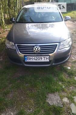 Седан Volkswagen Passat 2005 в Подольске