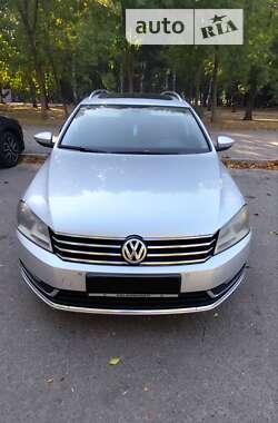 Універсал Volkswagen Passat 2012 в Полтаві