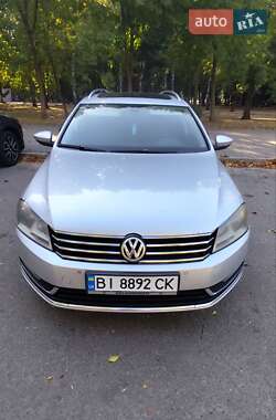 Універсал Volkswagen Passat 2012 в Полтаві