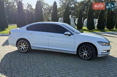 Седан Volkswagen Passat 2016 в Одессе