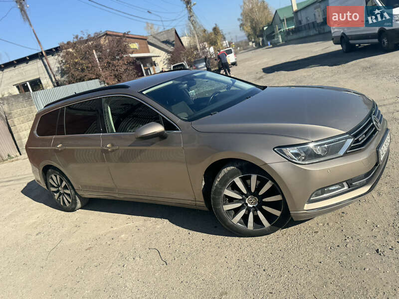 Универсал Volkswagen Passat 2015 в Хусте