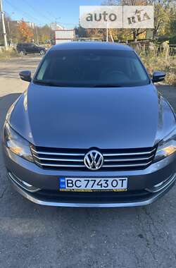 Седан Volkswagen Passat 2015 в Львове