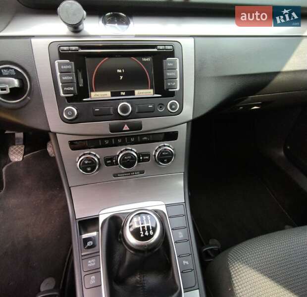 Универсал Volkswagen Passat 2012 в Звягеле