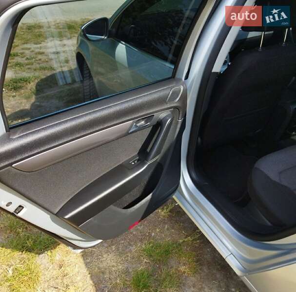 Универсал Volkswagen Passat 2012 в Звягеле