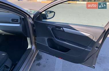 Седан Volkswagen Passat 2011 в 