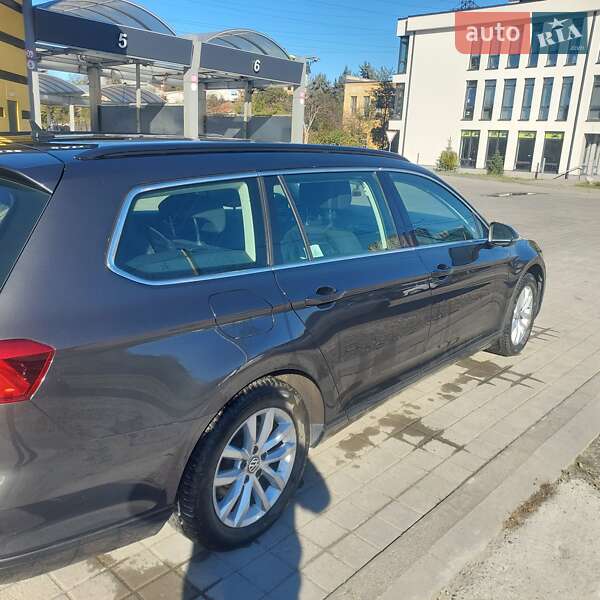 Универсал Volkswagen Passat 2017 в Львове