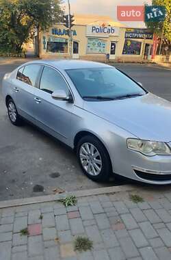 Седан Volkswagen Passat 2005 в Одессе