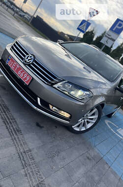 Універсал Volkswagen Passat 2011 в Луцьку