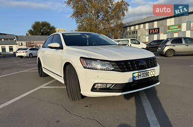 Седан Volkswagen Passat 2017 в Одессе