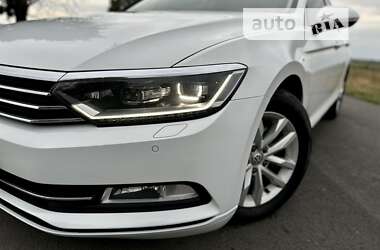 Седан Volkswagen Passat 2015 в Сваляві