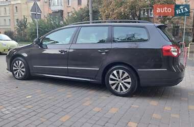 Универсал Volkswagen Passat 2010 в Одессе