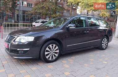 Универсал Volkswagen Passat 2010 в Одессе