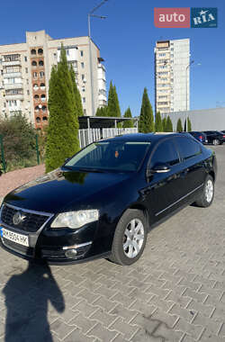 Седан Volkswagen Passat 2005 в 