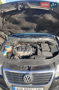 Седан Volkswagen Passat 2005 в 