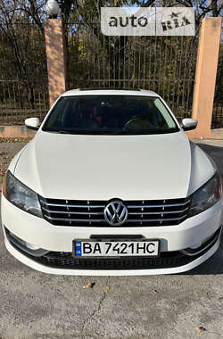 Седан Volkswagen Passat 2014 в Кропивницькому