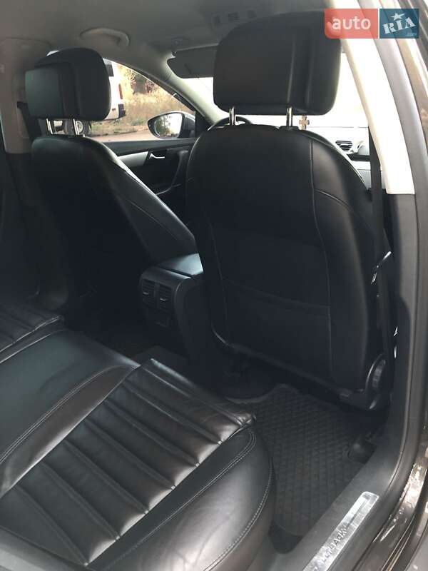 Універсал Volkswagen Passat 2014 в Харкові