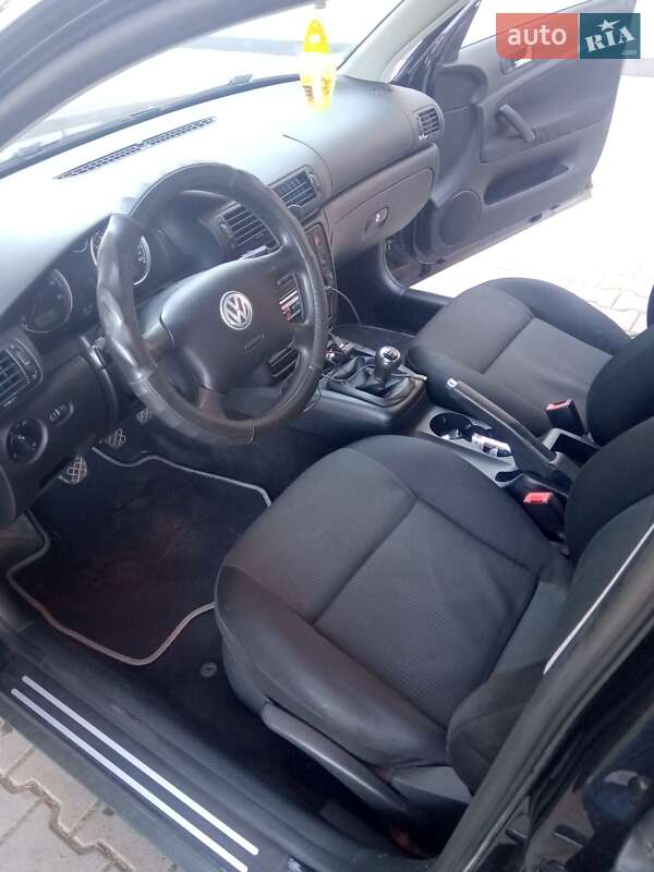 Універсал Volkswagen Passat 2003 в Звягелі