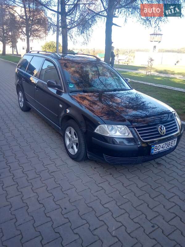 Універсал Volkswagen Passat 2003 в Звягелі