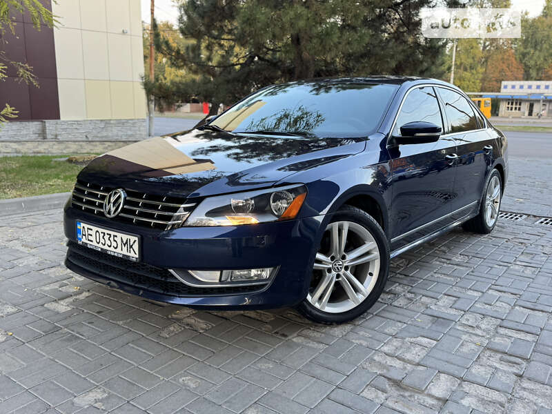 Седан Volkswagen Passat 2013 в Днепре