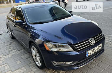 Седан Volkswagen Passat 2013 в Днепре