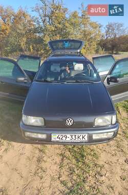 Універсал Volkswagen Passat 1991 в 