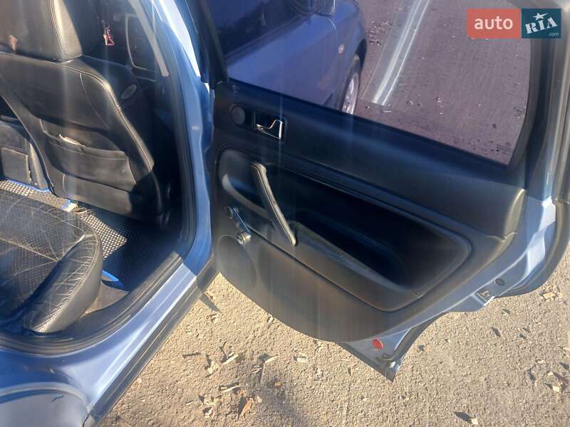 Седан Volkswagen Passat 1998 в Виньковцах