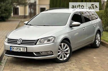 Універсал Volkswagen Passat 2012 в Сарнах