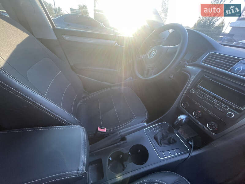 Седан Volkswagen Passat 2014 в Киеве