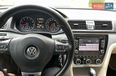 Седан Volkswagen Passat 2011 в Киеве