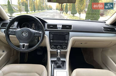 Седан Volkswagen Passat 2011 в Киеве