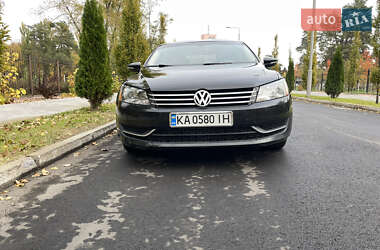 Седан Volkswagen Passat 2011 в Киеве