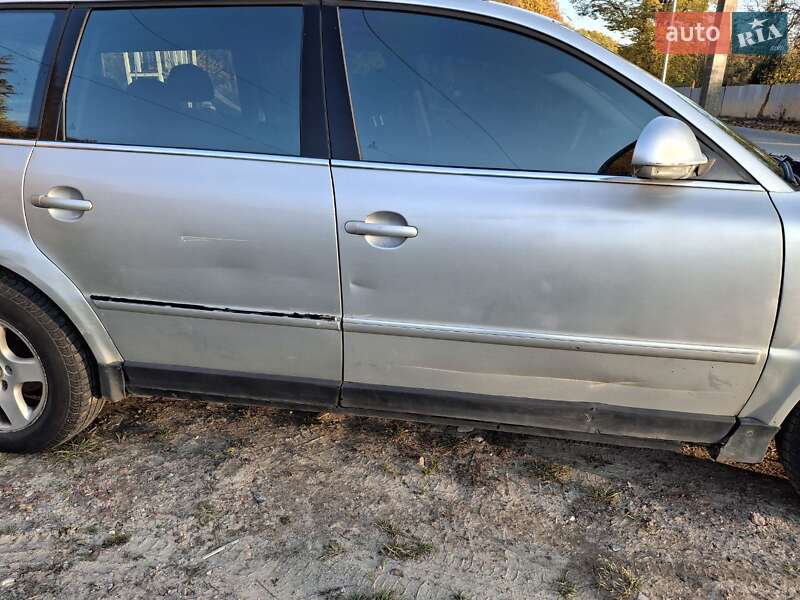 Універсал Volkswagen Passat 2004 в Львові